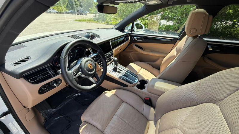 2020 Porsche Macan Base