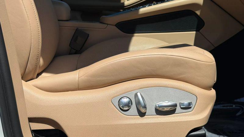 2020 Porsche Macan Base