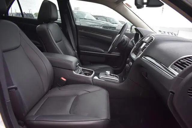 2023 Chrysler 300 Touring L AWD