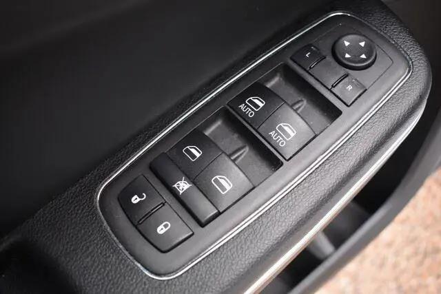 2023 Chrysler 300 Touring L AWD