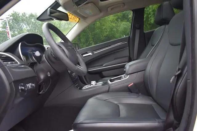 2023 Chrysler 300 Touring L AWD
