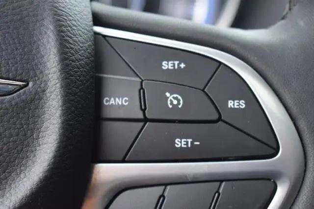 2023 Chrysler 300 Touring L AWD