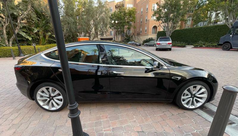 2020 Tesla Model 3 Standard Range Plus Rear-Wheel Drive