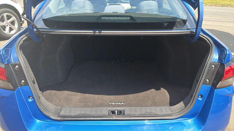 2021 Nissan Versa SV Xtronic CVT