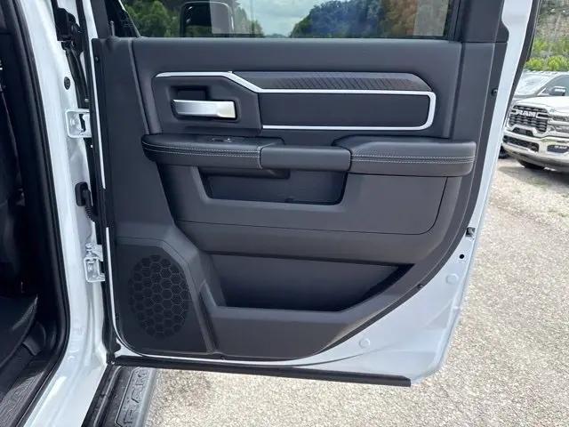 2026 Ram 2500 Big Horn Crew Cab 4x4 64 Box