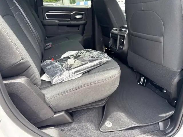 2026 Ram 2500 Big Horn Crew Cab 4x4 64 Box