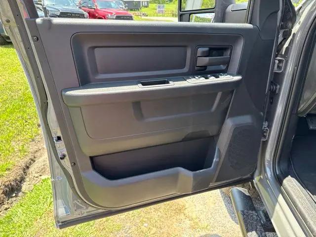 2026 Ram 2500 Black Express Crew Cab 4x4 64 Box