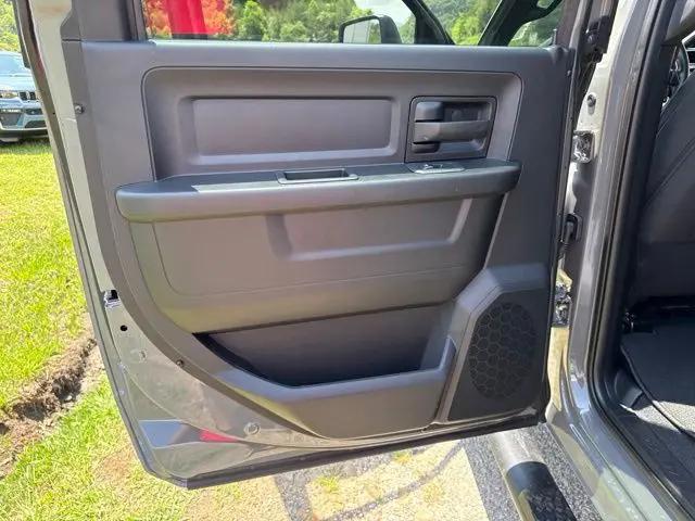 2026 Ram 2500 Black Express Crew Cab 4x4 64 Box