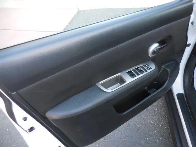 2012 Nissan Versa 1.8 S