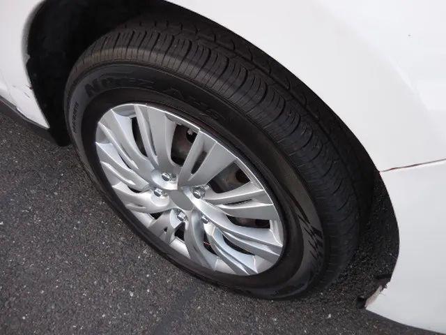 2012 Nissan Versa 1.8 S