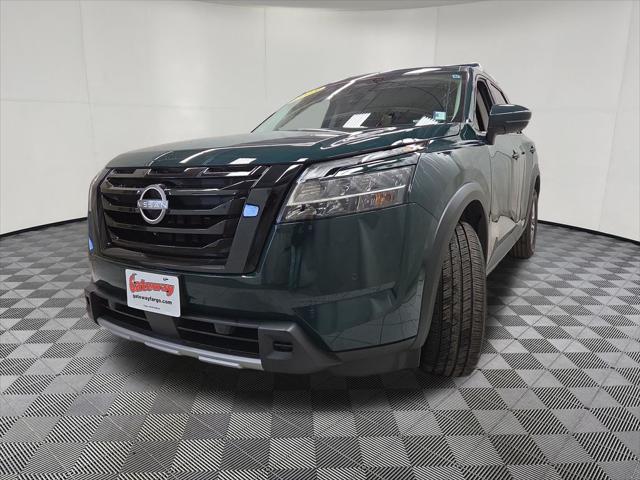 2023 Nissan Pathfinder SL 4WD