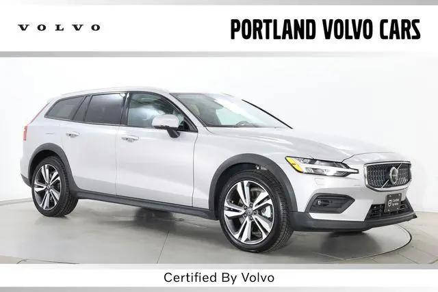2025 Volvo V60 Cross Country Plus, B5 AWD Gas (mild hybrid) for sale in Scarborough, ME