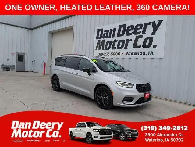 2024 Chrysler Pacifica Touring L for sale in Waterloo, IA