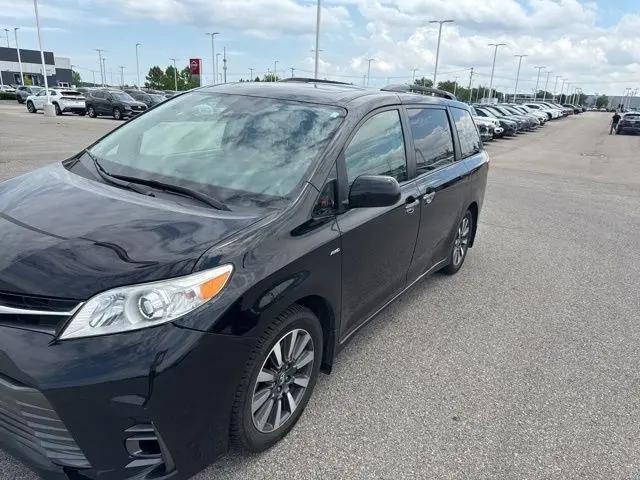 2019 Toyota Sienna for sale near Columbus, OH