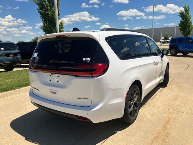 2027 Chrysler Pacifica Limited