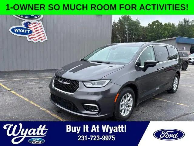 2023 Chrysler Pacifica Touring L for sale in Manistee, MI