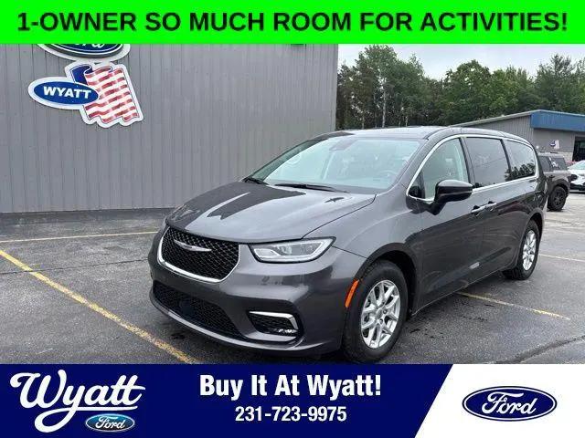 2023 Chrysler Pacifica Touring L for sale in Manistee, MI