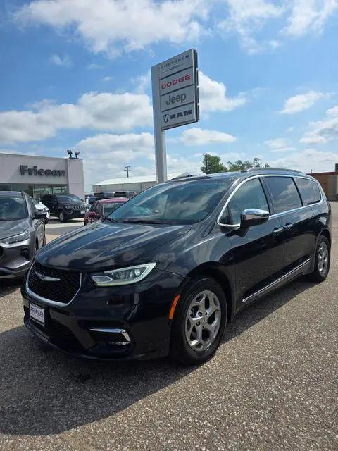 2023 Chrysler Pacifica Limited for sale in Clay Center, KS
