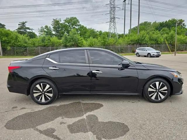 2022 Nissan Altima SV FWD for sale in Indianapolis, IN