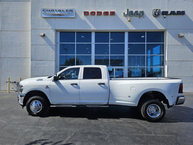2026 Ram 3500 Tradesman Crew Cab 4x4 8 Box