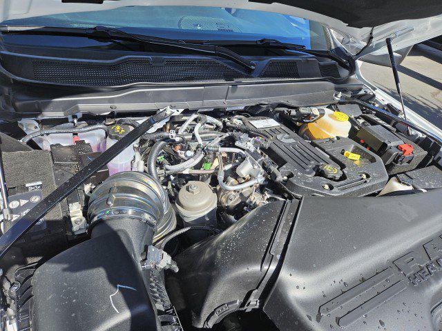 2026 Ram 3500 Tradesman Crew Cab 4x4 8 Box