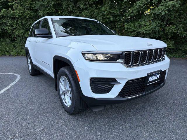 2026 Jeep Grand Cherokee GRAND CHEROKEE LAREDO X 4X4