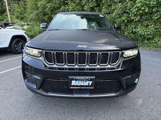 2026 Jeep Grand Cherokee GRAND CHEROKEE LAREDO X 4X4