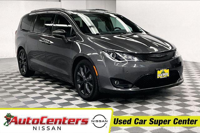 2018 Chrysler Pacifica Limited for sale in Herculaneum, MO