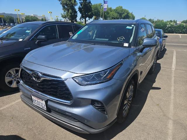 2022 Toyota Highlander Platinum for sale in Fresno, CA