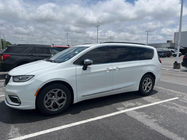 2023 Chrysler Pacifica Limited for sale in Lima, OH