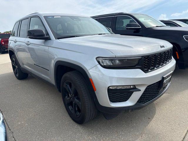 2023 Jeep Grand Cherokee Limited 4x4 for sale in Indianola, IA