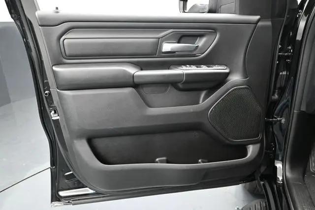 2026 Ram 1500 Express Crew Cab 4x4 57 Box