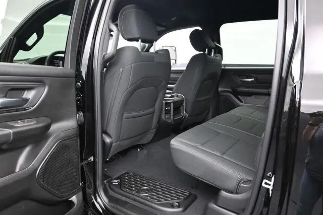2026 Ram 1500 Express Crew Cab 4x4 57 Box
