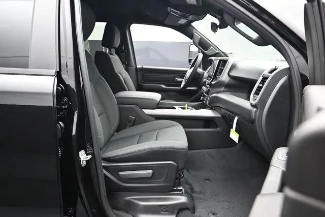 2026 Ram 1500 Express Crew Cab 4x4 57 Box