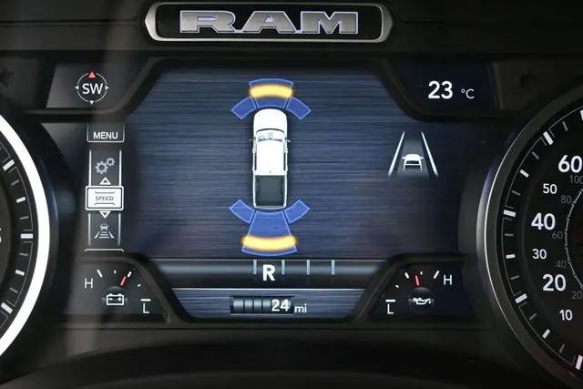 2026 Ram 1500 Express Crew Cab 4x4 57 Box