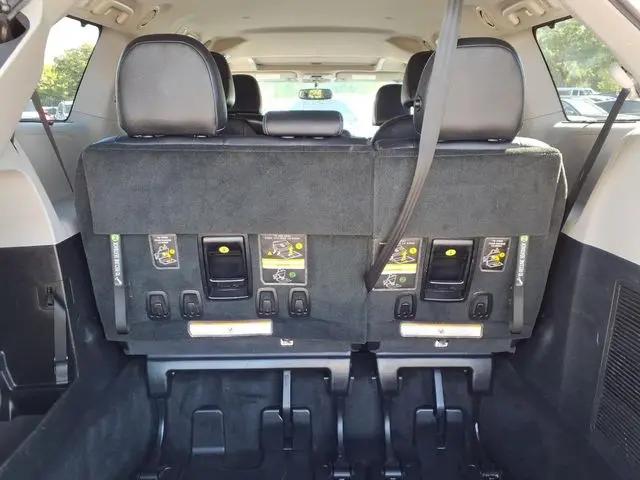 2017 Toyota Sienna SE 8 Passenger