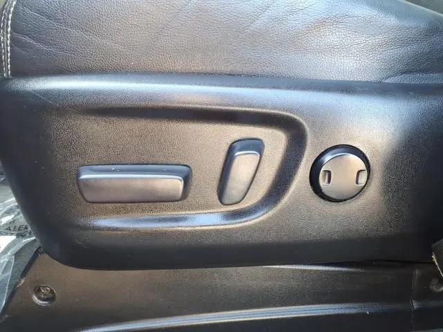 2017 Toyota Sienna SE 8 Passenger