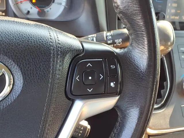 2017 Toyota Sienna SE 8 Passenger