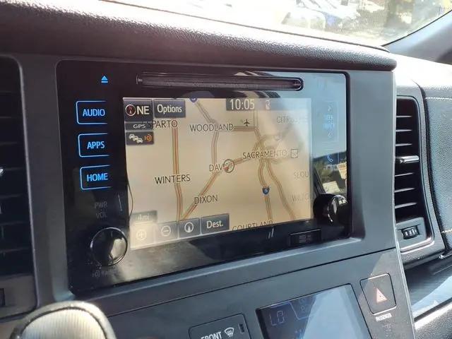 2017 Toyota Sienna SE 8 Passenger