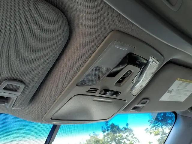 2017 Toyota Sienna SE 8 Passenger
