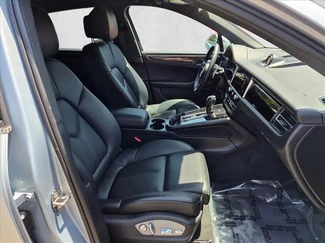 2023 Porsche Macan T