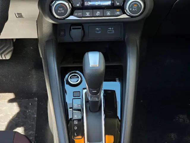 2025 Nissan Versa 1.6 SR