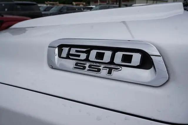 2025 Ram 1500 Laramie Crew Cab 4x4 5'7" Box