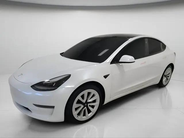 2021 Tesla Model 3 Standard Range Plus Rear-Wheel Drive