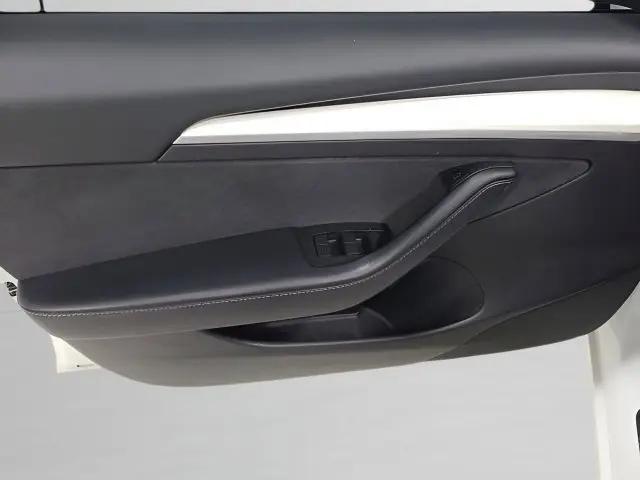2021 Tesla Model 3 Standard Range Plus Rear-Wheel Drive