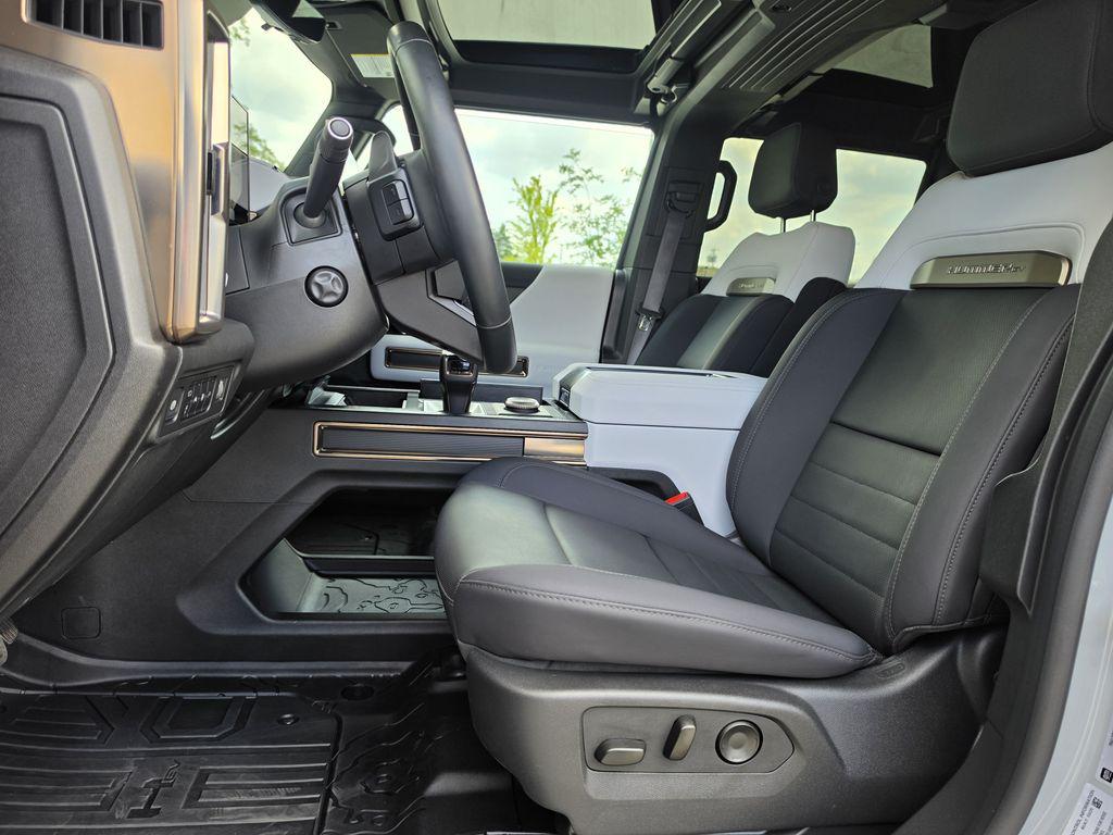 2025 GMC HUMMER EV 2X - Photo 13