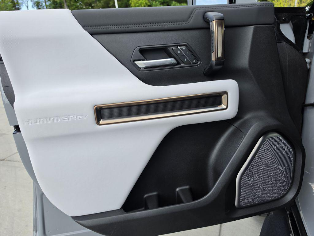 2025 GMC HUMMER EV 2X - Photo 16