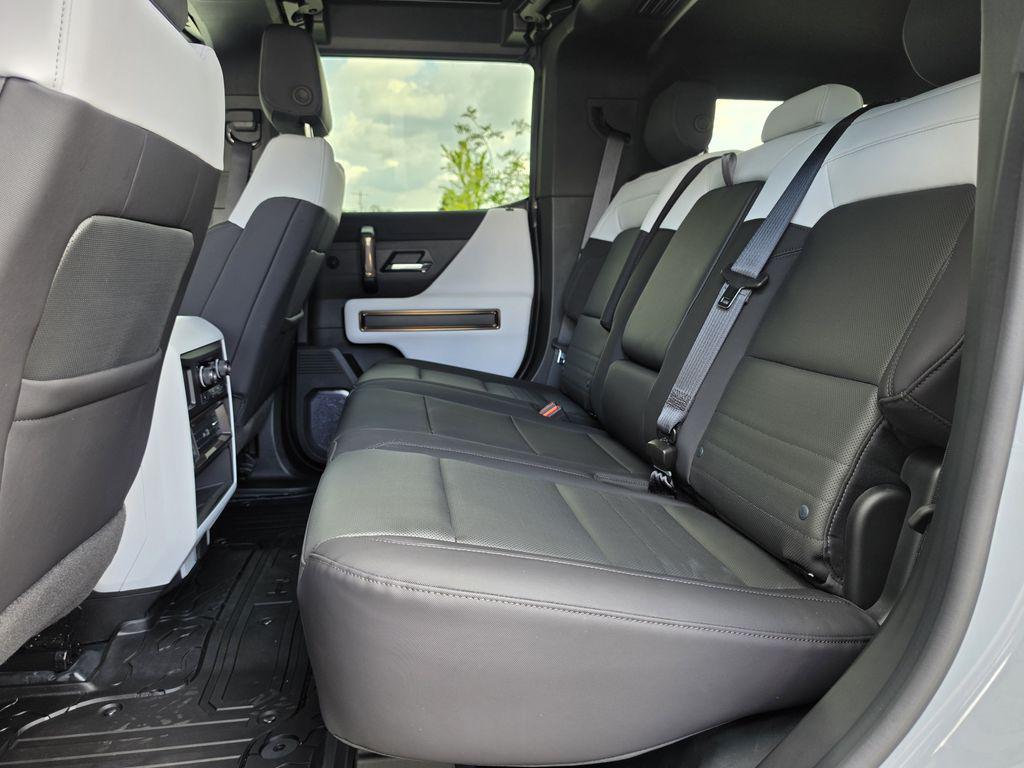 2025 GMC HUMMER EV 2X - Photo 21