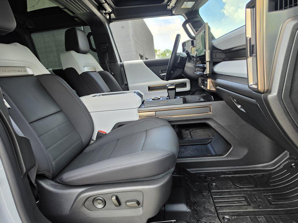 2025 GMC HUMMER EV 2X - Photo 35