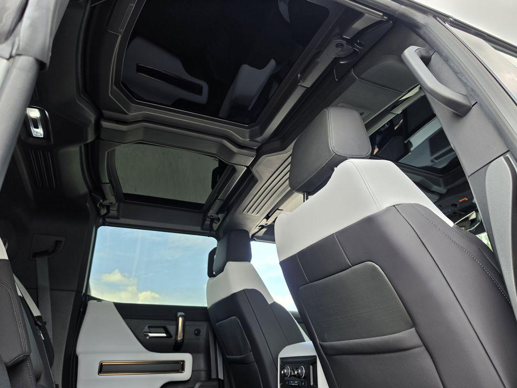 2025 GMC HUMMER EV 2X - Photo 38